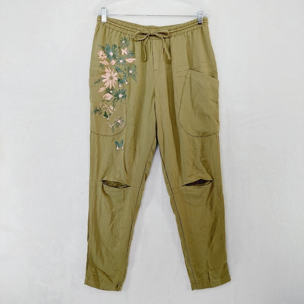 Oslo Drawstring Elastic Waist Green Floral Embroidery Cut Out Knee Pants P2334